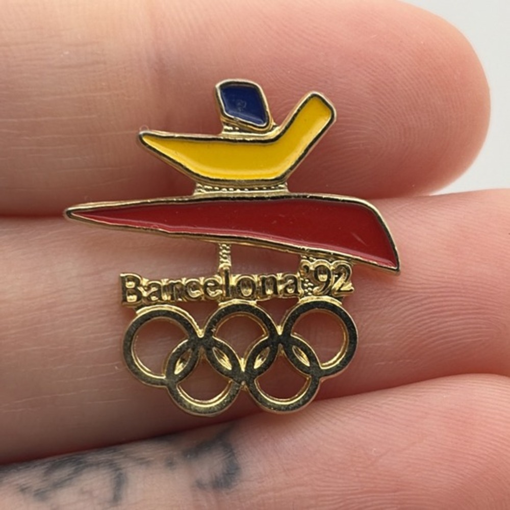 Vintage Olympic Games 1992 Barcelona Logo‎ Olympic Rings Lapel Hat Pin